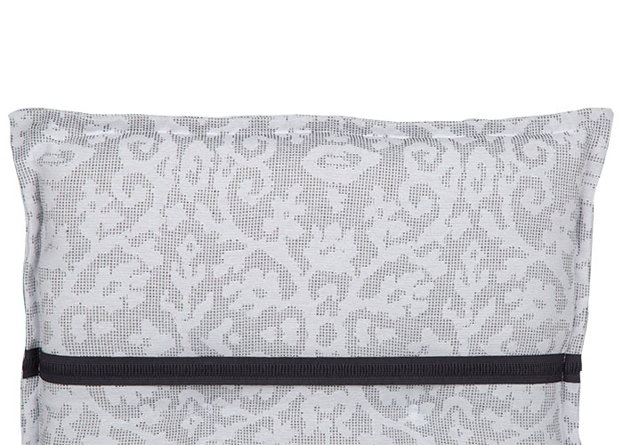 Liegen-Auflage Tilburg, leichtes hellgrau mit cremfarbenen brokat Muster in Form einer  Blumen-Bordüre 